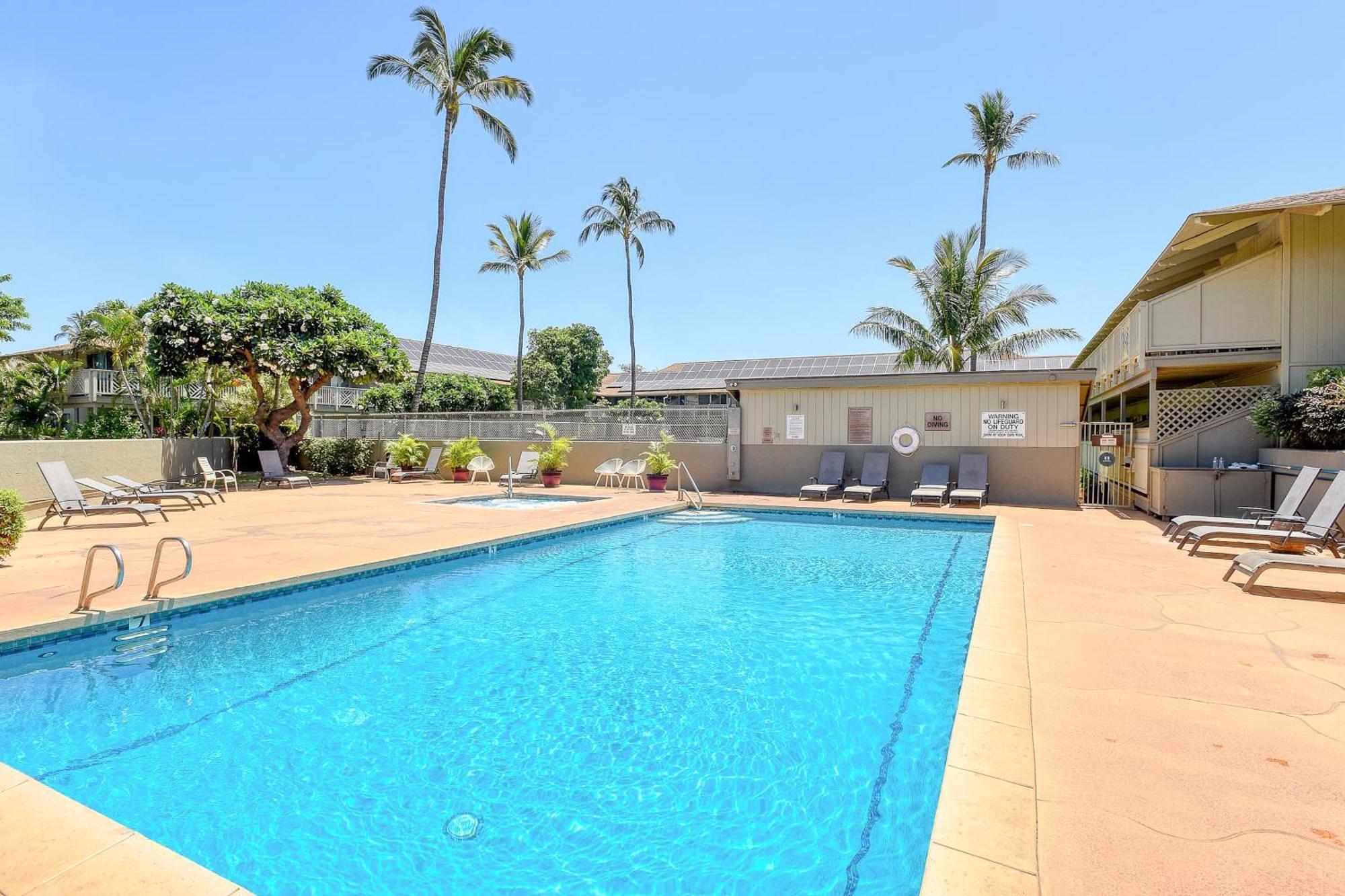 Kihei Bay Surf 140 Hotel Exterior photo