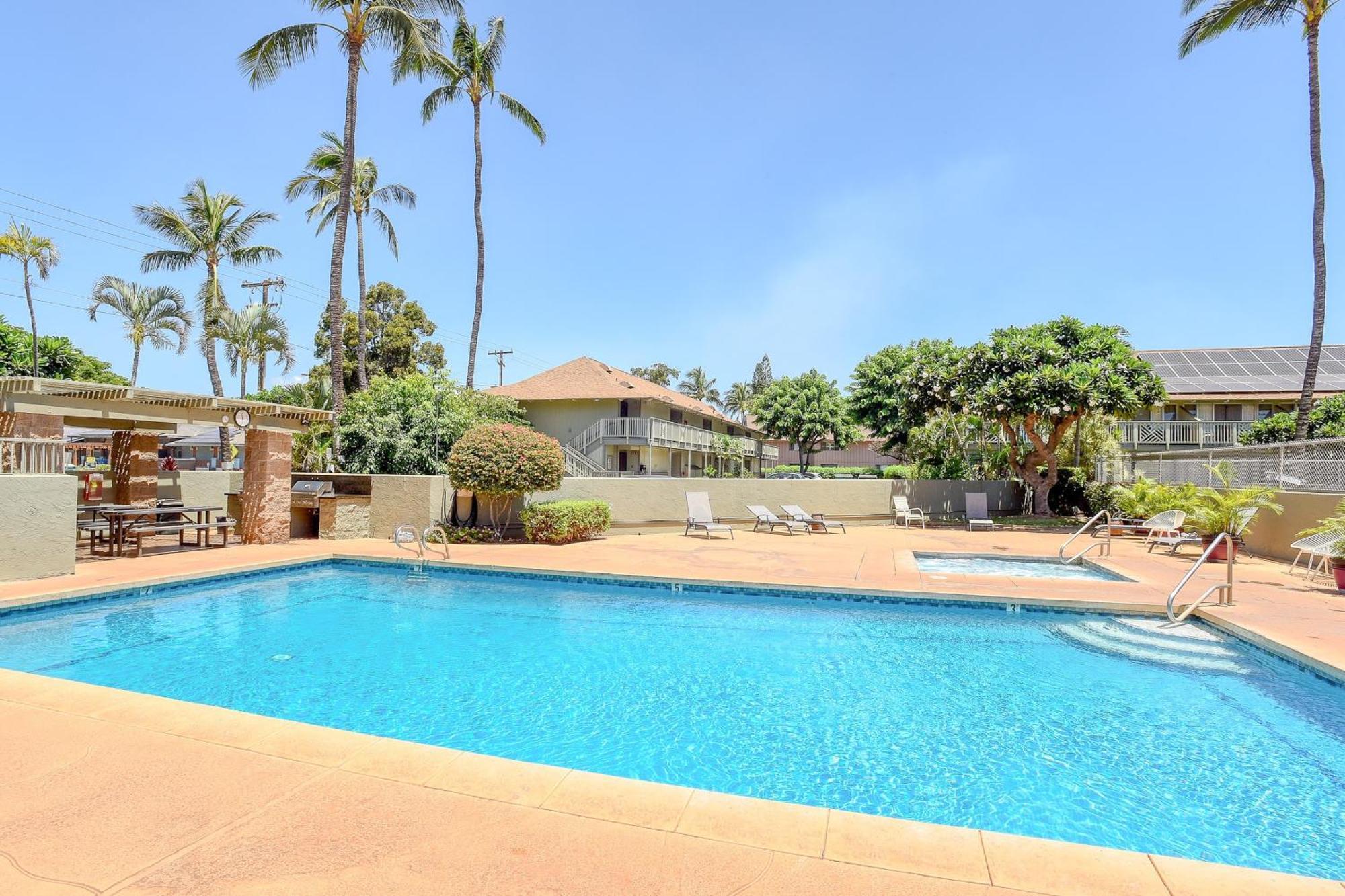 Kihei Bay Surf 140 Hotel Exterior photo