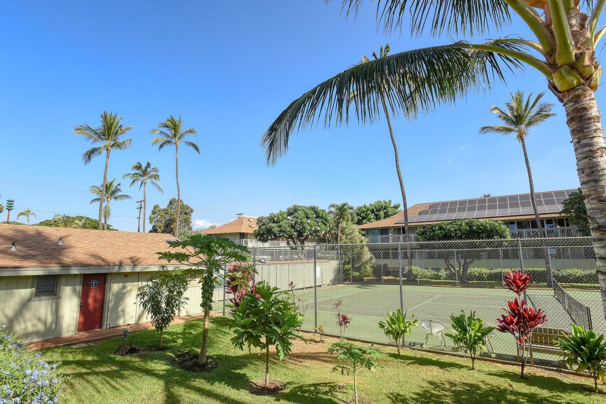 Kihei Bay Surf 140 Hotel Exterior photo